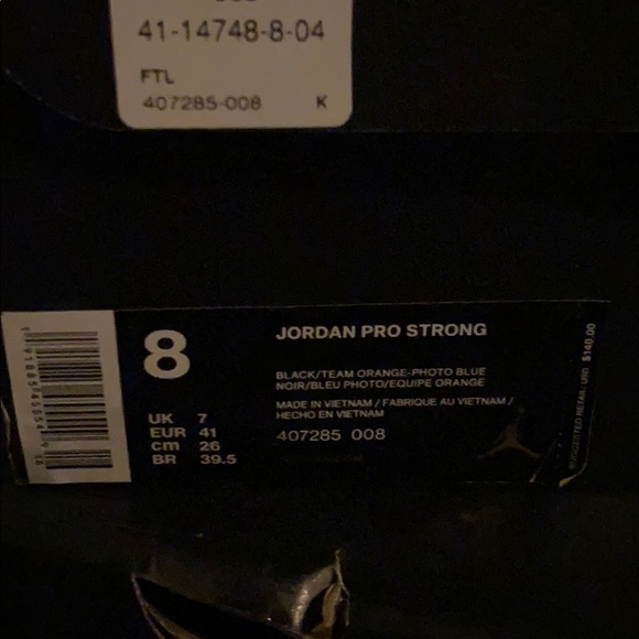 Sneaker reseller - Picture 4 of 5